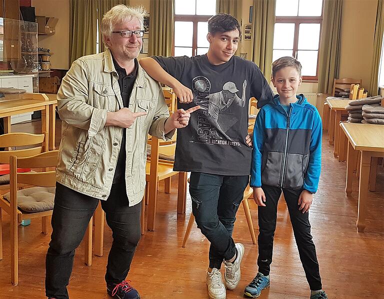 Coole Sache: Komponist Uwe Ungerer und zwei seiner Musical-Darsteller bei einer Solisten-Probe.