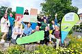 Organisatoren und einige Beteiligte des Klimatages in Hammelburg. Von links: Anita Schmitt, Joachim Schneider, Waldemar Bug, Alexander Zink, Rainer Morshäuser, Theo Hein, Norbert Jenkner, Claudia Reusch, Ulrike Lange (hinten stehend), Burkard Schmitt (vorne knieend), Hannelore Rundell und Elisabeth Assmann.