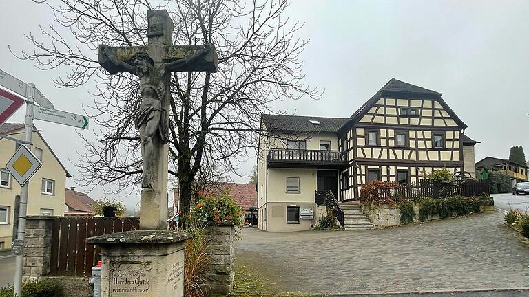 Der ehemaligen Gasthof 'Weißer Bock' soll zum 1. März wieder mit einem Pächter zu neuem Leben erweckt werden.