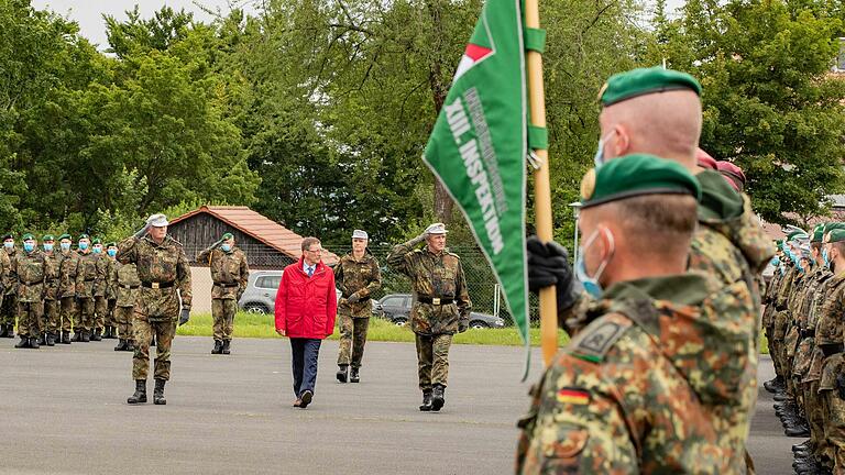 Die Infanterieschule trat zur Preisverleihung zum zweiten Quartalsappell des Jahres 2021 an.       -  Die Infanterieschule trat zur Preisverleihung zum zweiten Quartalsappell des Jahres 2021 an.