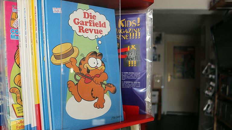 Es gibt aber natürlich nicht nur teure Sammlerstücke in 'Micks Comic Archiv' in Schweinfurt. Die gebrauchten Comics gibt es schon ab einem Euro. Dabei sind natürlich auch Klassiker wie Garfield. Es gibt aber natürlich nicht nur teure Sammlerstücke in 'Micks Comic Archiv' in Schweinfurt. Die gebrauchten Comics gibt es schon ab einem Euro. Dabei sind natürlich auch Klassiker wie Garfield.