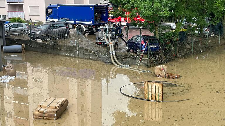 Heftig hatte es in Kitzingen den Bereich Talstraße/Kaltensondheimer Straße erwischt.