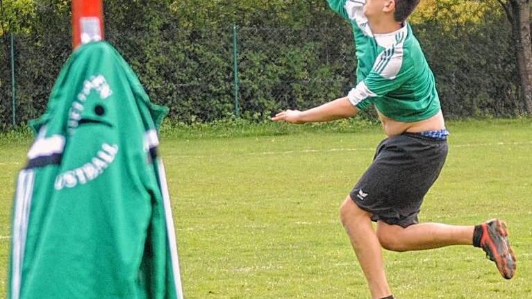 Spaß am Faustball stand im Vordergrund des Turniers beim Jahn.