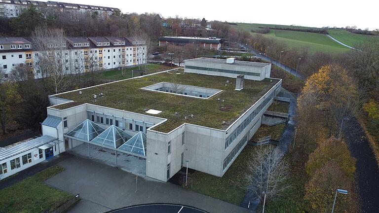 Der Landkreis Kitzingen hat die ehemalige Elementary School auf dem Marshall-Heights-Gelände gekauft. Dort entsteht ein zentrales Feuerwehrzentrum für den Landkreis – und ein neues Lagezentrum für Notfälle.