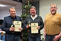 Dankesurkunde für die Initiatoren der Spielgemeinschaft DJK Salz-Mühlbach: von links Heiko Müller, Volker Straub, Johannes Roos.