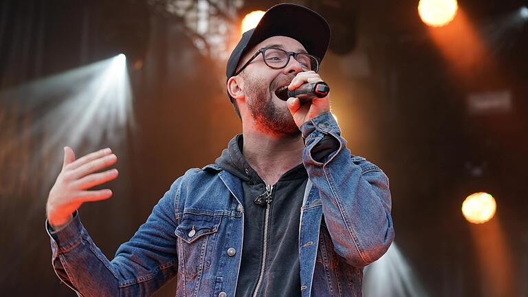 Am 4. Juli 2020 tritt Mark Forster im Rahmen seiner deutschlandweiten Open-Air-Tour auch auf dem Bad Neustädter Festplatz am ZOB auf. Am 4. Juli 2020 tritt Mark Forster im Rahmen seiner deutschlandweiten Open-Air-Tour auch auf dem Bad Neustädter Festplatz am ZOB auf. 