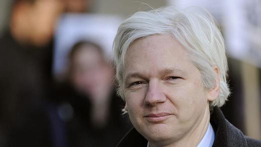 Julian Assange       -  Assange wird von zwei Schwedinnen sexuelle Nötigung bei Kontakten im Sommer 2010 vorgeworfen. Foto: Facundo Arrizabalaga/Archiv