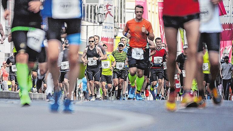 18. iWelt-Marathon       -  Beim 18. iWelt-Marathon im Mai 2018 gingen knapp 400 Marathonis über die volle Distanz an den Start. 2010 waren es noch etwa 1000.