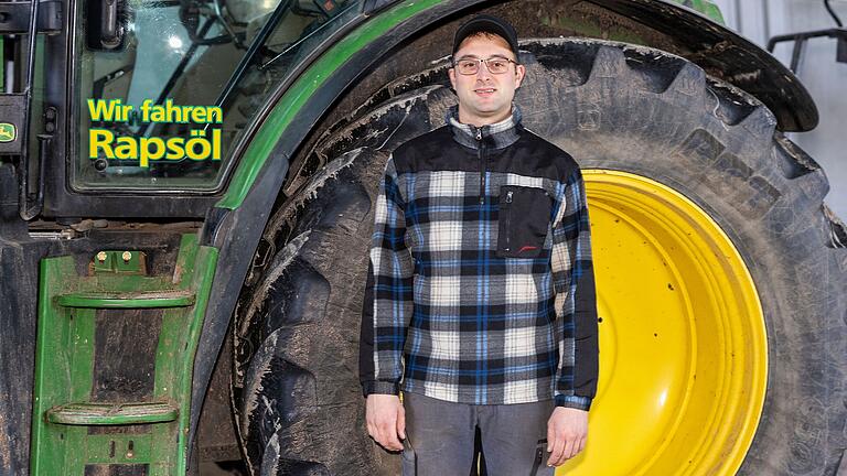 In ihren Traktoren fahren die Köhlers mit selbst gepresstem Rapsöl. Die Subventionen dafür wurden gestrichen. Inzwischen sei es günstiger, Diesel zu tanken. In ihren Traktoren fahren die Köhlers mit selbst gepresstem Rapsöl. Die Subventionen dafür wurden gestrichen. Inzwischen sei es günstiger, Diesel zu tanken. 