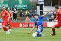 Fabio Hock (Mitte) vom FV 04 Würzburg erreicht den Ball vor Tobias Beck (links) und Daniel Rabanter von der SpVgg Hankofen-Hailing. Die Nullvierer haben ihr Heimspiel gegen den aktuellen Tabellenführer der Fußball-Bayernliga Nord mit 2:0 gewonnen.