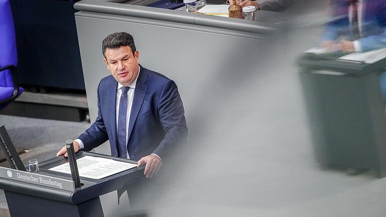 Bundestag - Arbeitsminister Hubertus Heil verteidigt Rentenreform Bundestag - Arbeitsminister Hubertus Heil verteidigt Rentenreform