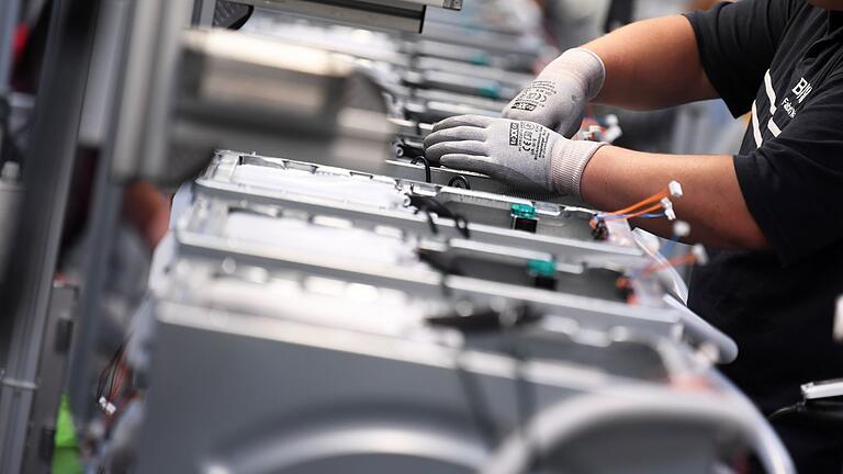 Elektroindustrie       -  Branchenverband: Industriestrandort Deutschland ist überreguliert und zu teuer (Archivbild)