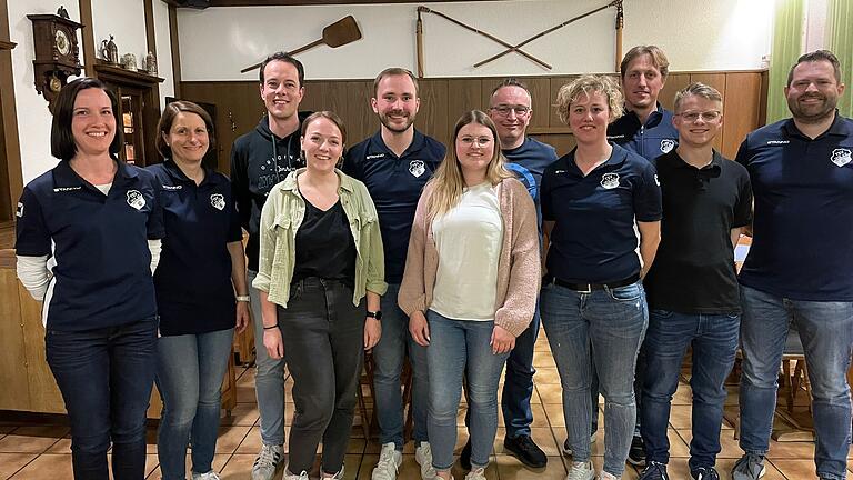 Die neue Vorstandschaft des TSV Uettingen nach der Wahl bei der Mitgliederversammlung des Vereins. Die neue Vorstandschaft des TSV Uettingen nach der Wahl bei der Mitgliederversammlung des Vereins.
