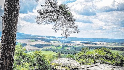 Am Veitenstein wird der Aufstieg mit einer guten Aussicht belohnt. Am Veitenstein wird der Aufstieg mit einer guten Aussicht belohnt.