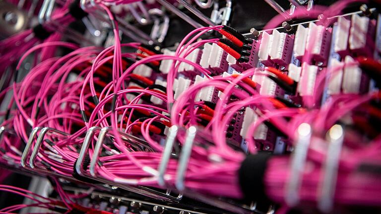 Verbindung gekappt: Weil es in einem Rechenzentrum zu einen Sicherheitsvorfall gekommen ist, ist die Handwerkskammer von Unterfranken seit Tagen vom Internet getrennt. Verbindung gekappt: Weil es in einem Rechenzentrum zu einen Sicherheitsvorfall gekommen ist, ist die Handwerkskammer von Unterfranken seit Tagen vom Internet getrennt.