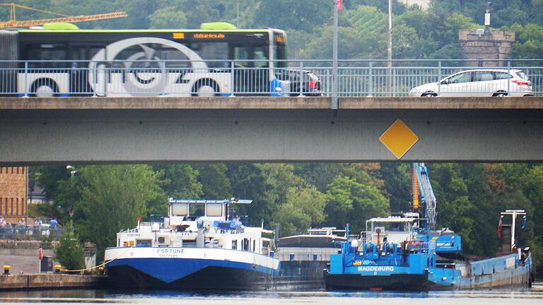 Die Maxbrücke muss neu gebaut werden, allerdings ist das erst ab 2026 geplant.