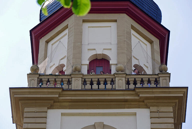 Pünktlich um 12 Uhr spielte die Musikkapelle aus Eßleben vom Fährbrücker Kirchturm herab ein Marienlied als Tischgebet der Hubertusbrüder. Das ist eine lange und beliebte Tradition beim Hauptfest des Katholischen Männervereins St. Hubertus. Pünktlich um 12 Uhr spielte die Musikkapelle aus Eßleben vom Fährbrücker Kirchturm herab ein Marienlied als Tischgebet der Hubertusbrüder. Das ist eine lange und beliebte Tradition beim Hauptfest des Katholischen Männervereins St. Hubertus.
