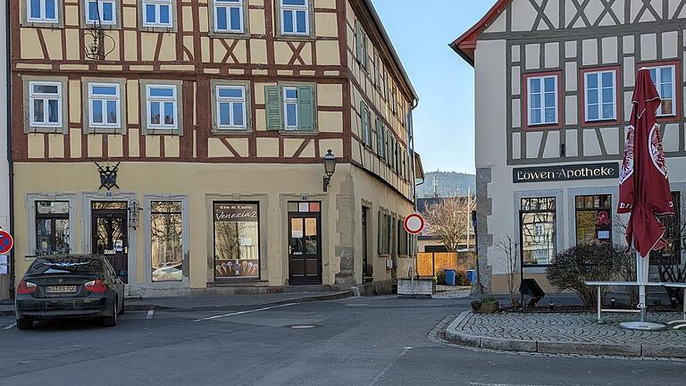 Das Provisorium am Marktplatz wird noch eine Weile ohne Sanierung bleiben. - Das Provisorium am Marktplatz wird noch eine Weile ohne Sanierung bleiben. Das Provisorium am Marktplatz wird noch eine Weile ohne Sanierung bleiben. - Das Provisorium am Marktplatz wird noch eine Weile ohne Sanierung bleiben.