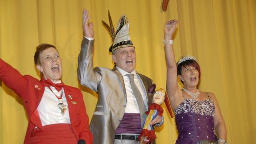 Prinzenball       -  Prinzenball in Hundsbach - Mit einer eindrucksvollen Show eröffnete die Hundsbacher Karnevalsgesellschaft (HuKaGe) die 'heiße' Phase der diesjährigen Session, die unter dem Motto 'Karneval in Venedig' steht. Das in Bühler wohnenden Prinzenpaar, Prinz Joachim I. und Prinzessin Sabine III., regieren nun für ein Jahr in Hundsbach.
