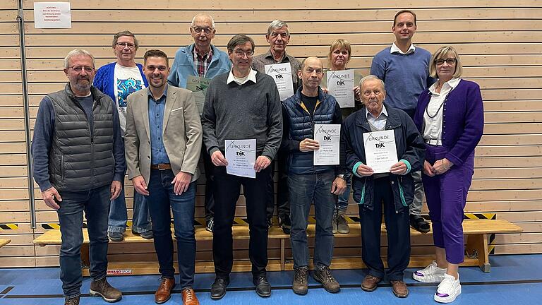 Auf dem Foto hinten von links: Astrid Hutka (stellv. Vorsitzende), Franz-Josef Remling, Jürgen Issing, Susanne Walter, Florian Defregger (Geistlicher Beirat); vorne von links: Peter Reinhart (stellv. Vorsitzender), Philipp Spiegel (Vorsitzender), Dr. Stefan Görtler, Dr. Martin Vocke, Edgar Gehrsitz, Susanne Kestler (Vorstand Finanzen).