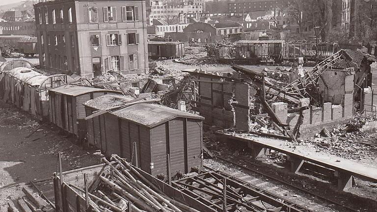 Der bombardierte Bahnhofsbereich.