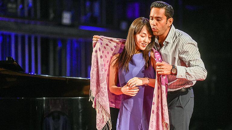 Akiho Tsujii und Roberto Ortiz verstoßen bei ihrem Duett nicht gegen die Abstandsregeln: die beiden leben zusammen. Akiho Tsujii und Roberto Ortiz verstoßen bei ihrem Duett nicht gegen die Abstandsregeln: die beiden leben zusammen.