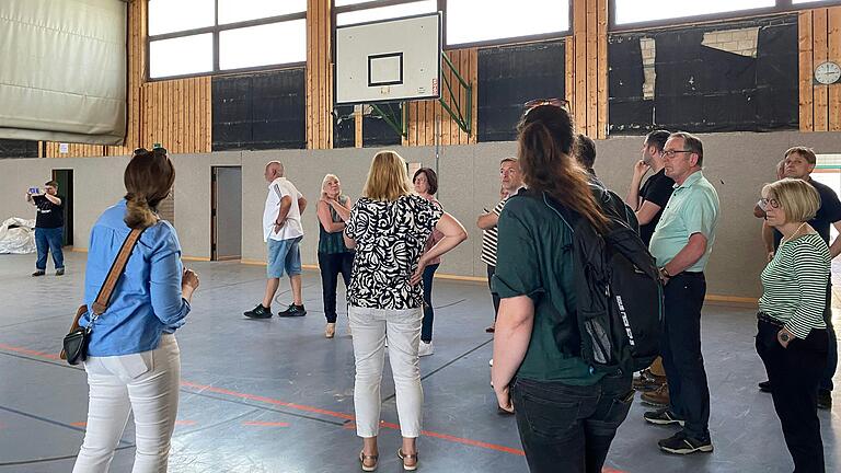 Der Schulverband der Marktheidenfelder Mittelschule in der Turnhalle.