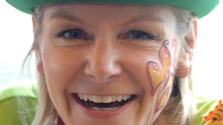 Stets vergnügt - auch nach einem ausgefallenen Faschingszug: Silke Reckentin Stets vergnügt - auch nach einem ausgefallenen Faschingszug: Silke Reckentin