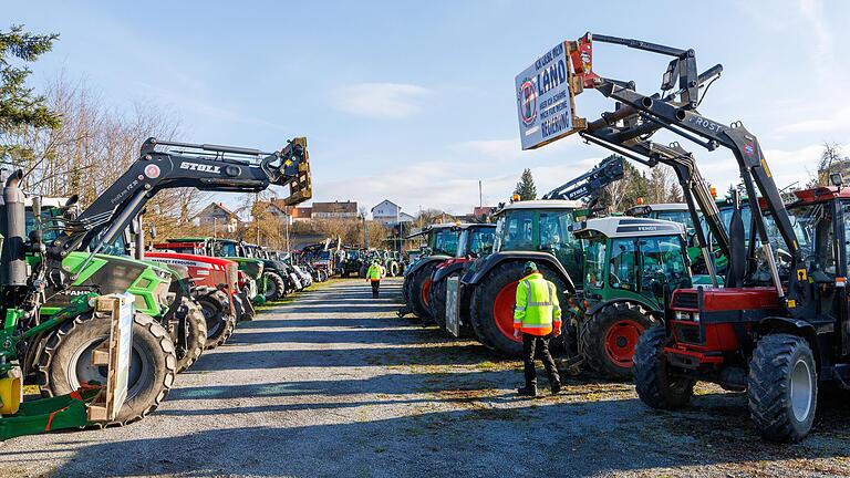 Reinhard Wolz, Obmann des Bauernverbands, war 'entzückt' über die Unterstützung, die der Protest in Marktheidenfeld (im Bild) und anderswo erhielt.&nbsp;