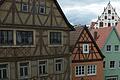 Blick von der Kirchenzinne auf das Götz-Haus, das den Marktplatz dominiert. Im Hintergrund ragt das Historische Rathaus hervor.