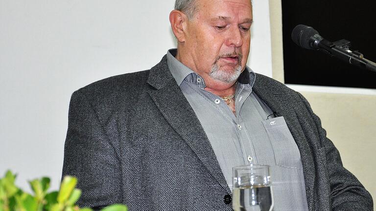 Blick zurück in die Geschichte des Sportanglervereins: Peter Claassen, der lange Schriftführer des SAV war, bietet einen detailreichen und informativen Rückblick in die Geschichte des Jubiläumsvereins: aus kleinen Anfängen am Bühlsee ist der SAV zu einem wichtigen Teil des sozialen Lebens in Gernach geworden Blick zurück in die Geschichte des Sportanglervereins: Peter Claassen, der lange Schriftführer des SAV war, bietet einen detailreichen und informativen Rückblick in die Geschichte des Jubiläumsvereins: aus kleinen Anfängen am Bühlsee ist der SAV zu einem wichtigen Teil des sozialen Lebens in Gernach geworden