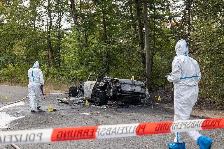 Von dem Jaguar blieb nicht viel übrig. Von dem Jaguar blieb nicht viel übrig.
