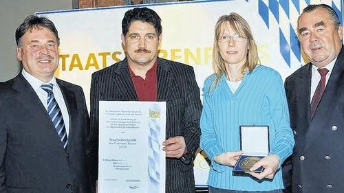 Bäcker       -  München/Eltingshausen (erpe)   Landwirtschaftsminister Helmut Brunner, Martin und Angelika Karch, Landesinnungsmeister des Landes-Innungsverbandes für das bayerische Bäckerhandwerk, Heinrich Traublinger