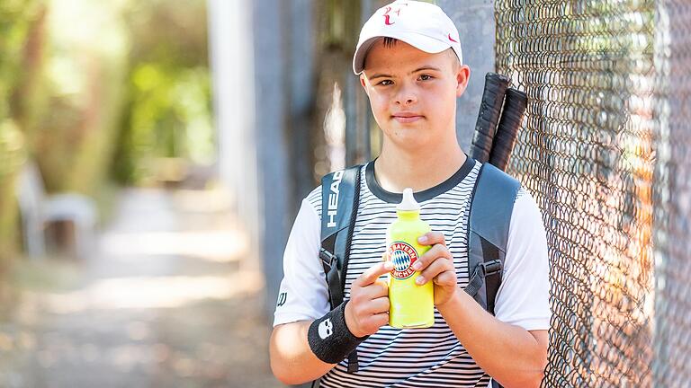 Sein Herz schlägt für den FC Bayern München: Vincent Nieswandt würde gerne Profi-Fußballer werden - aber Tennis macht ihm auch großen Spaß.