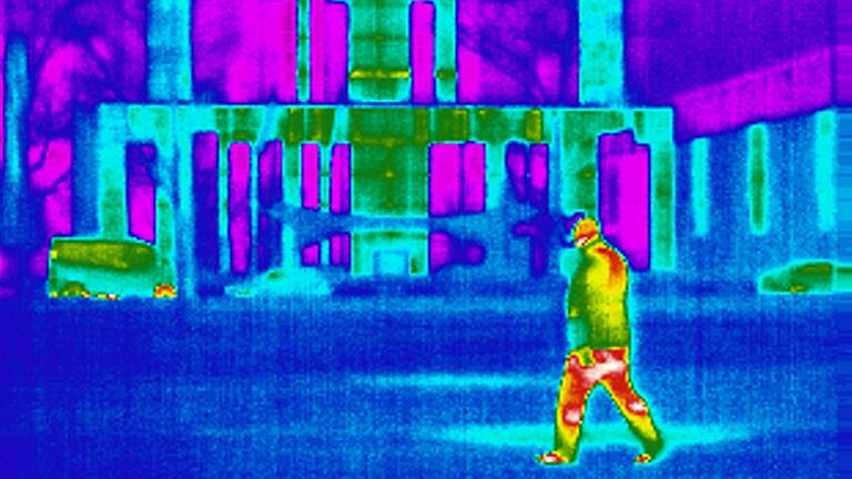 Wo verpulvert der Landkreis in seinen Liegenschaften teure Energie? Ein Energiemanager mit ingenieurwissenschaftlicher Bildung soll den Landkreis bei der Erreichung seiner Klimaziele bis 2040 unterstützen. Wo verpulvert der Landkreis in seinen Liegenschaften teure Energie? Ein Energiemanager mit ingenieurwissenschaftlicher Bildung soll den Landkreis bei der Erreichung seiner Klimaziele bis 2040 unterstützen. 