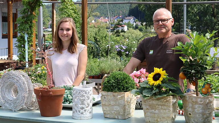 Norbert Schemm und seine Tochter Ramona ziehen mit ihrem Blumengeschäft von Sackenbach an die Jahnstraße in Lohr um. In den neuen Räumen neben dem Kupsch-Markt war bis Ende letzten Jahres die Filiale eines Matratzenhändlers untergebracht.