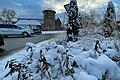 Vorsicht war geboten auf den Straßen in und um Gerolzhofen am Mittwoch und Donnerstag, als Schnee und dazu Eisglätte für Gefahr sorgten. Die Winterdienste waren im Dauereinsatz. Am Freitag, hier im Bild die Kreuzung an der Nördlichen Allee mit dem Turm in der Dreimühlenstraße, beruhigte sich das Wetter wieder und der Verkehr konnte ungehindert fließen.