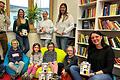 Der Elternbeirat spendet Kopfhörer für Grundschüler der Sinngrundschule Burgsinn.