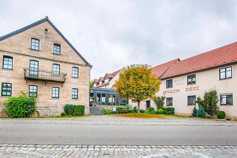 Im Gasthaus Zenglein in Oberschleichach gibt es je nach Saison Karpfen aus dem Aischgrund.