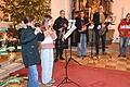 Nach der Christmette spielten sechs Musiker ein abwechslungsreiches Konzert in der Schallfelder Kirche.