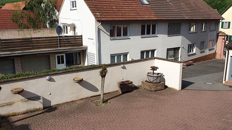 Blick vom Bürgerhaus Anker auf das Arzthaus, das umgebaut werden soll