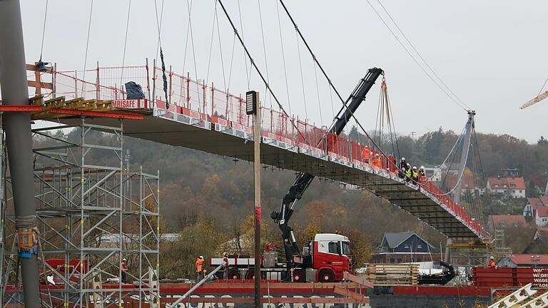 Bauarbeiten am neuen Mainsteg zwischen Veitshöchheim und Margetshöchheim