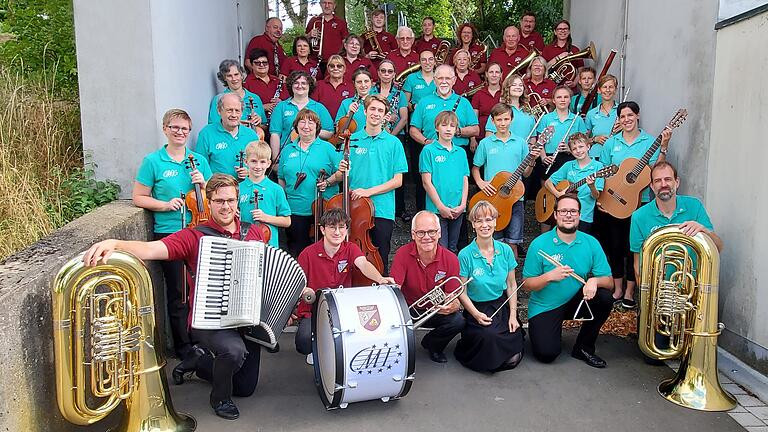 Das Collegium Musicum Iuvenale Ochsenfurt und die Blaskapelle Giebelstadt-Sulzdorf spielen am Samstag ein Sulzdorf ein Weihnachtskonzert.