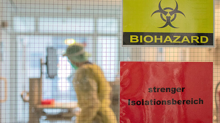 Klinik Würzburg Mitte GmbH       -  Covid-19 stellt Klinikmitarbeiter weiterhin vor große Herausforderungen .