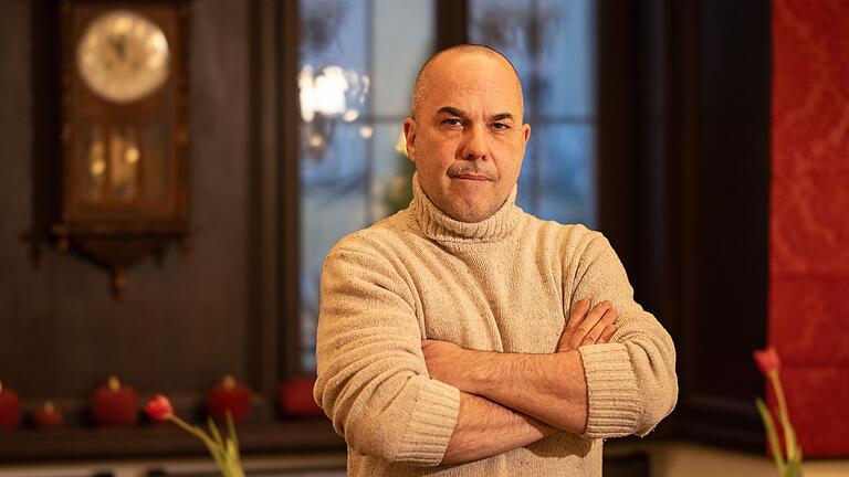 Für Ralph Neuhauser vom Hotel Neuhauser in Volkach ist es fünf vor zwölf. Sollte sich an der Situation für die Gastronomie nichts ändern, wird er über eine Schließung seines Restaurants nachdenken. Für Ralph Neuhauser vom Hotel Neuhauser in Volkach ist es fünf vor zwölf. Sollte sich an der Situation für die Gastronomie nichts ändern, wird er über eine Schließung seines Restaurants nachdenken.