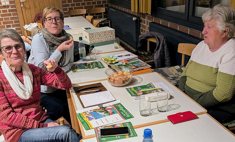 Wie in vielen Kirchengemeinden richten auch Frauen in Schonungen den Weltgebetstag aus. Hier ist ein Team von rund einem halben Dutzend Frauen beider Konfessionen verantwortlich. Wie in vielen Kirchengemeinden richten auch Frauen in Schonungen den Weltgebetstag aus. Hier ist ein Team von rund einem halben Dutzend Frauen beider Konfessionen verantwortlich.
