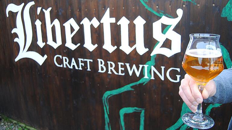 Das Logo für die kleine Brauerei in Untererthal hat David Renninger selbst entworfen.