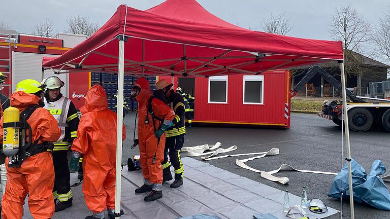 Notfall in einem Getränkeverarbeitungsbetrieb in Bad Kissingen       -  Notfall in einem Getränkeverarbeitungsbetrieb in Bad Kissingen.