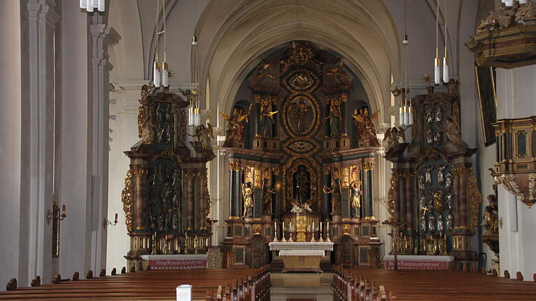 Ein Blick in das Innere der ehemaligen Klosterkirche in Hammelburg.       -  Ein Blick in das Innere der ehemaligen Klosterkirche in Hammelburg.