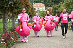 Rund 1200 Menschen nehmen am Donnerstag (03.10.24) beim PINK-Lauf in Bad Brückenau teil. Mit dem PINK-Lauf möchten die Veranstalter auf die Wichtigkeit von Vorsorge und Früherkennung bei Brustkrebserkrankungen aufmerksam machen. Die Strecke ist 7,77 Kilometer lang und zum Gehen, Walken oder Laufen gedacht, wobei der Spaß bei der Veranstaltung im Vordergrund steht.